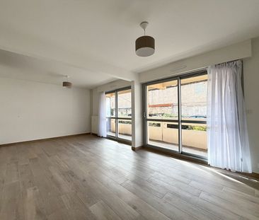 Location Appartement 1 pièce 33m² - Photo 2