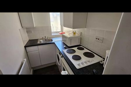 2 Bed Flat, Wellington Street, LU1 - Photo 4