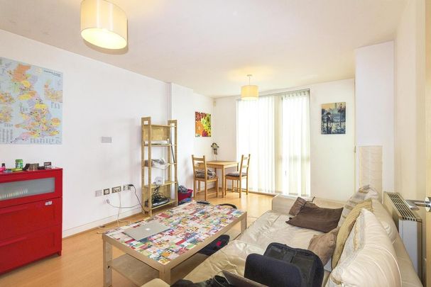 1 bedroom flat to rent - Photo 1