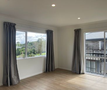Spacious 4 Bedroom Home in Brookfield - Photo 6