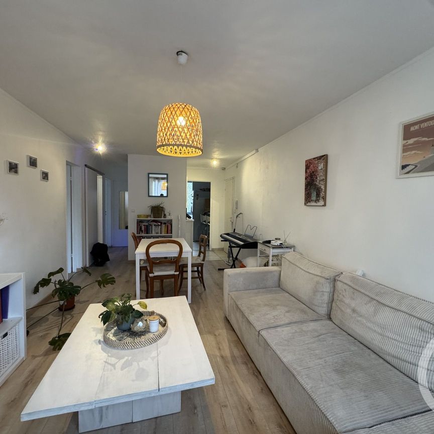 Location Appartement 3 pièces 57m² LA VALENTINE 11ème - Photo 1