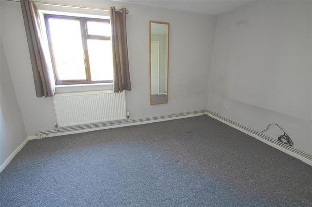2 bedroom end of terrace house to rent - Photo 1