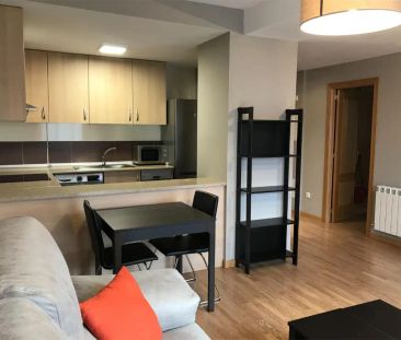 Piso de alquiler en Calle Dámaso Alonso, 2, Ensanche - Photo 2