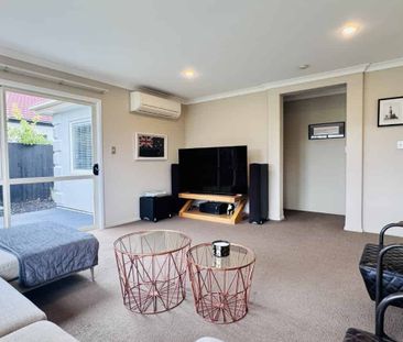 Modern design meets exceptional comfort - Photo 1
