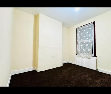 3 Bed Terraced House, Elizabeth Road, E6 - Photo 4