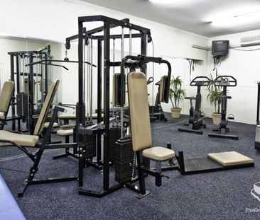 Two bedroom apartment in the best location - Photo 2