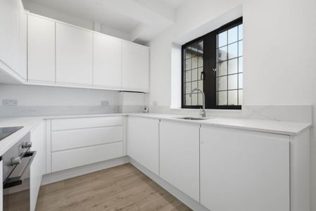 3 bedroom flat to rent - Photo 4