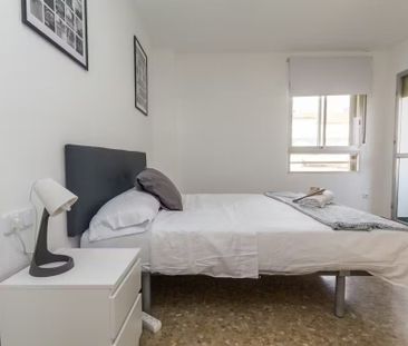 Calle Fernández Alarcón, Málaga, Andalusia 29007 - Photo 5