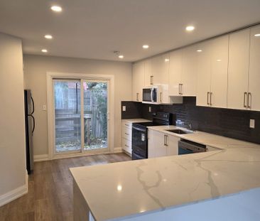 For Lease - 110 BEACH Road, Hamilton, Ontario - Photo 3