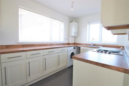 2 bedroom maisonette to rent - Photo 4