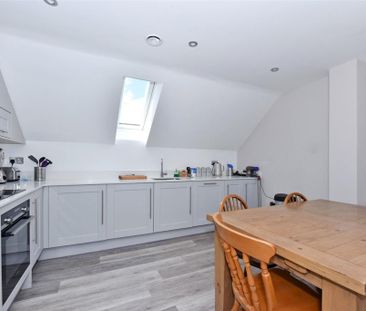 2 bedroom apartment to rent - Photo 6