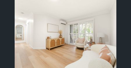 Coastal Living in the Heart of Surfers Paradise - Photo 2