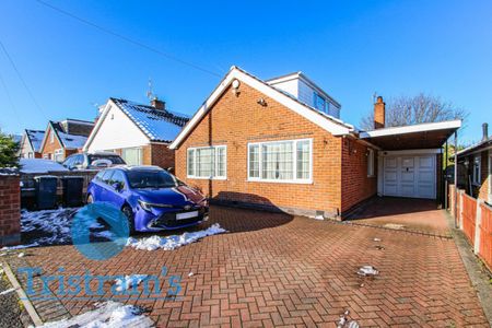 5 bed Detached Bungalow for Rent - Photo 4