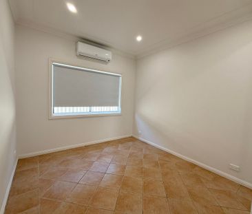 Spacious 5 Bedroom Family Home - Photo 4