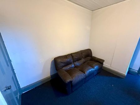 5 bedroom terraced house to rent - Photo 3