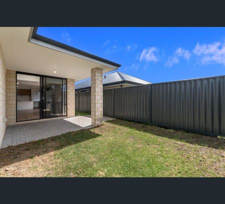 22 Framingham Crescent, Wellard, WA 6170 - Photo 4