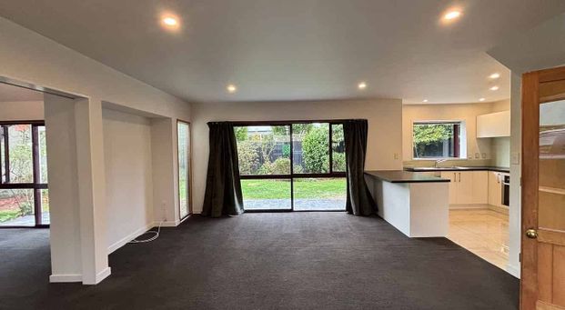 Private family home in Burnside High zone - Photo 1
