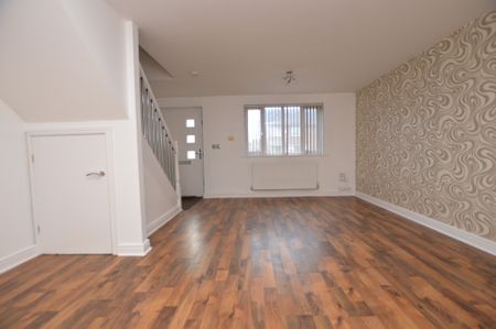 3 Bedroom End of Terrace - Photo 3