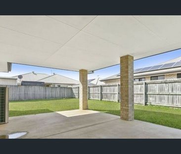 🏡 Transform This Spacious 4-Bedroom Home Into Your Own Style! Avail... - Photo 6