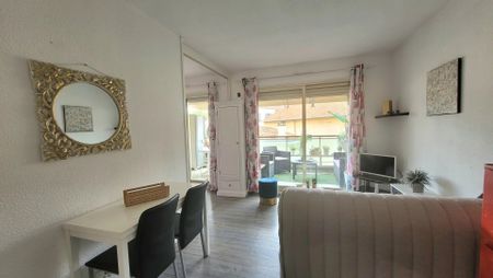 Location Appartement 2 pièces 27m² CANNES 06400 - Photo 4