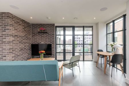 Furnished one bedroom apartment with private outside space. - Photo 4