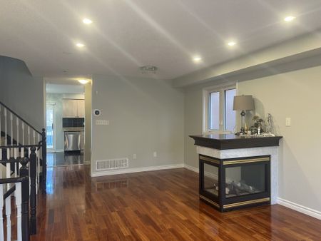 For Lease - 15 Orchid Road, Markham, Ontario - Photo 2