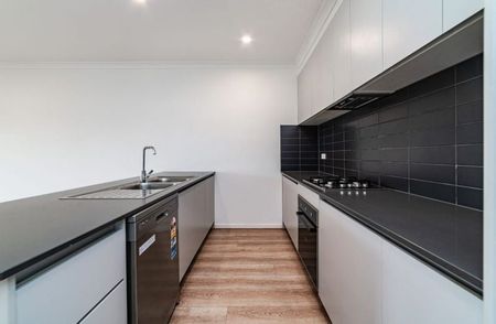 Modern Living in Vibrant Tarneit! - Photo 4