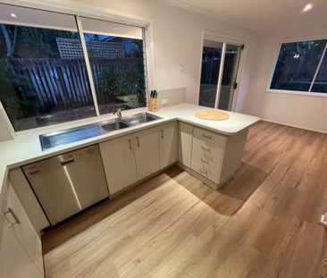 Relaxed Coastal Living in the Heart of Noosa Heads - Photo 6