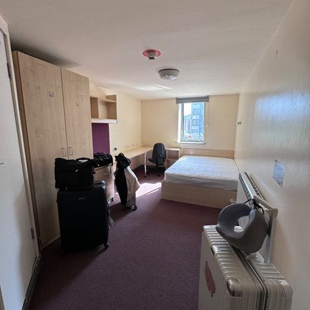 Room in a Shared Flat, George Kenyon Hall, M13 - Photo 3