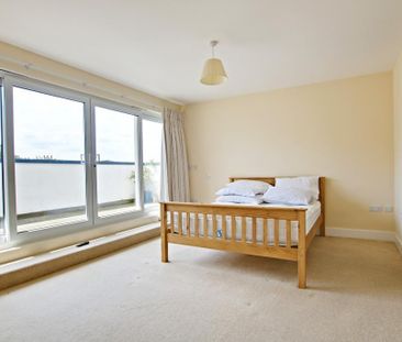 2 bedroom penthouse to rent - Photo 5