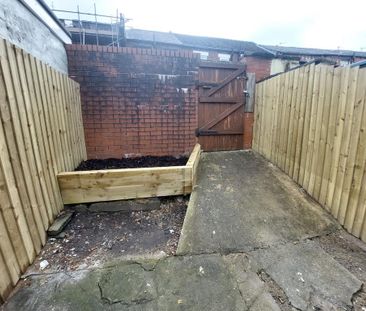 2 bedroom terraced house to rent - Photo 4