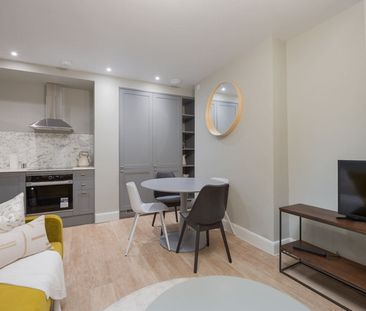 Prince's Square - Photo 2