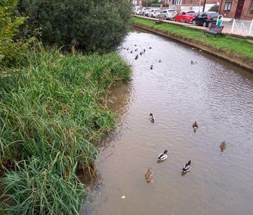 3 bedroom apartment to rent - Photo 2