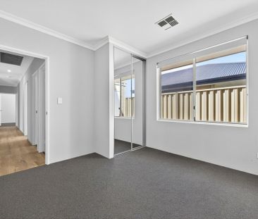 Coastal Living Meets Modern Comfort. - Photo 6