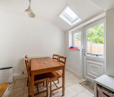 4 bedroom terraced house to rent - Photo 3