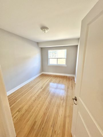 For Lease - 11 Thirty Third Street Unit# 304, Toronto, Ontario - Photo 2