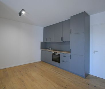 6318 - Exklusives Single-Apartment mit EBK & Balkon! - Photo 1