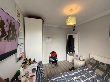 Room in a Shared House, Colegrave Road, E15 - Photo 4