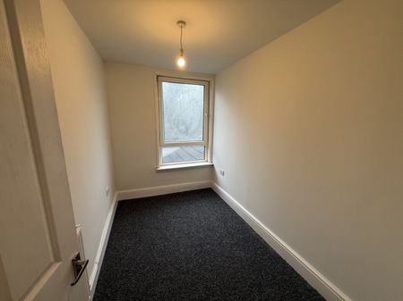 4 bed Terraced - To Let - Photo 3