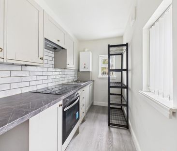 2 bedroom Flat To Let - Photo 5