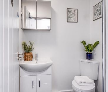 1 bedroom in a house share to rent - Photo 5