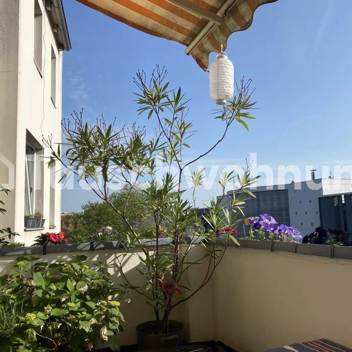 TAUSCHWOHNUNG 4 Zimmer Altbau mit großem Balkon in der Altstadt - Photo 2