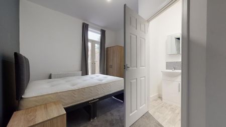1 bedroom in a house share to rent - Photo 5