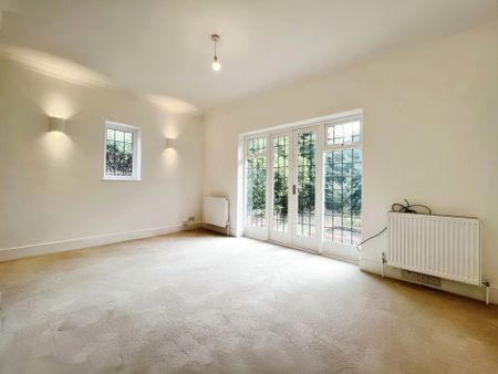 5 bed detached house to rent in Dukes Wood Drive, Gerrards Cross, SL9 - Photo 4