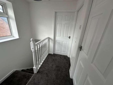Penrhyn Crescent, Stockport, SK7 - Photo 3