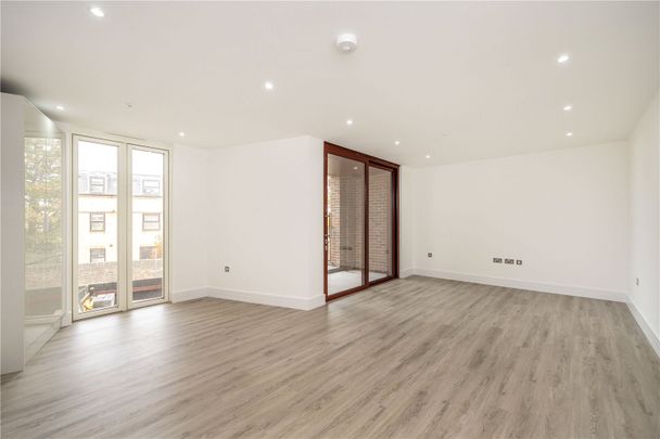 Greenwich High Road, Greenwich, SE10, London - Photo 1