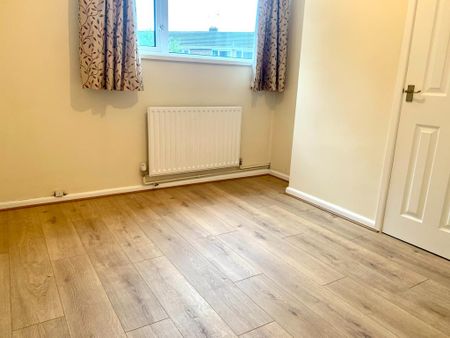 2 bedroom maisonette to rent - Photo 4