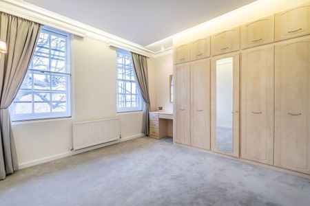 4 bedroom flat to rent - Photo 3