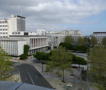 T4 DERNIER ÉTAGE AVEC TERRASSE - Photo 2