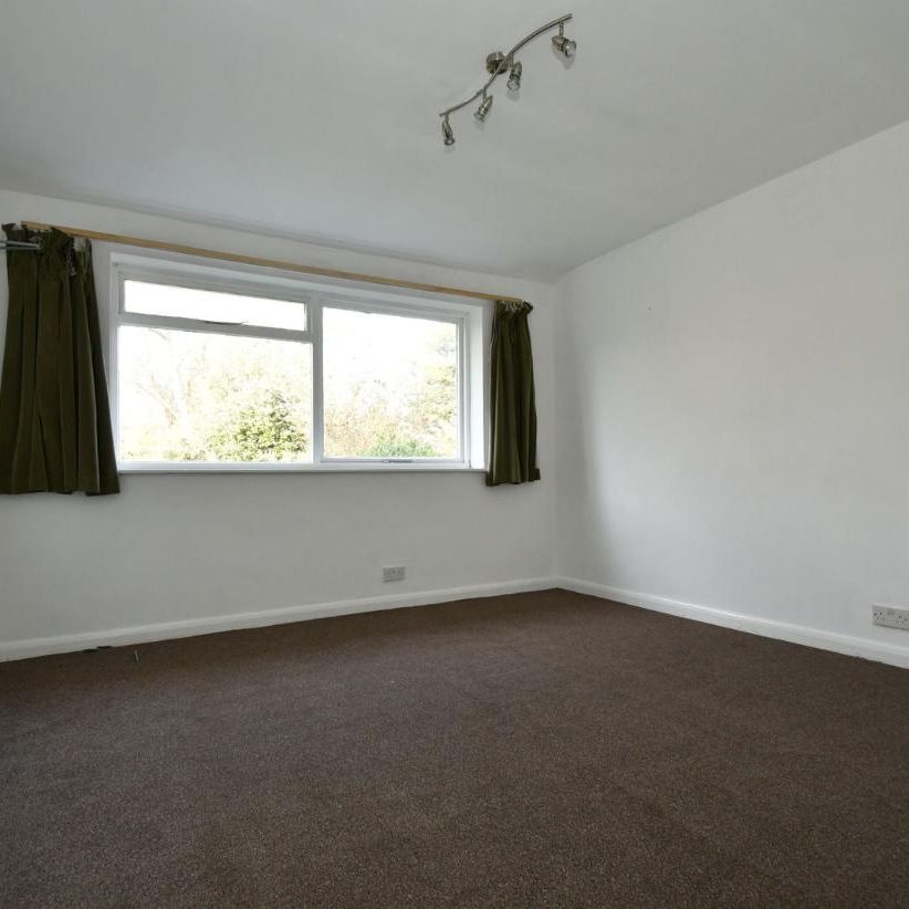 Grove Road, Isleworth - Photo 1